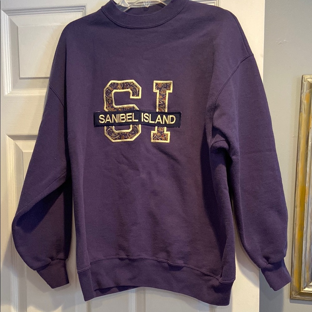 Woman’s M Sanibel Island sweatshirt